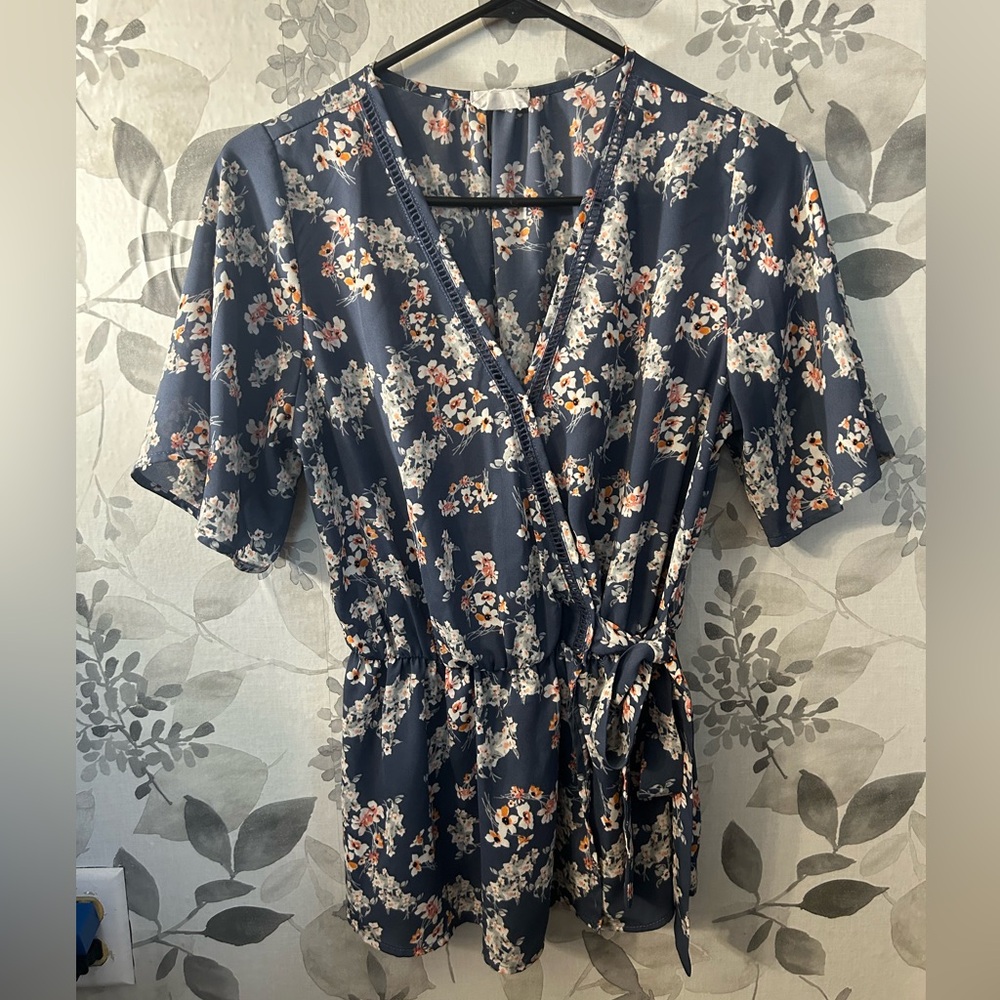 Faux wrap peplum top size medium